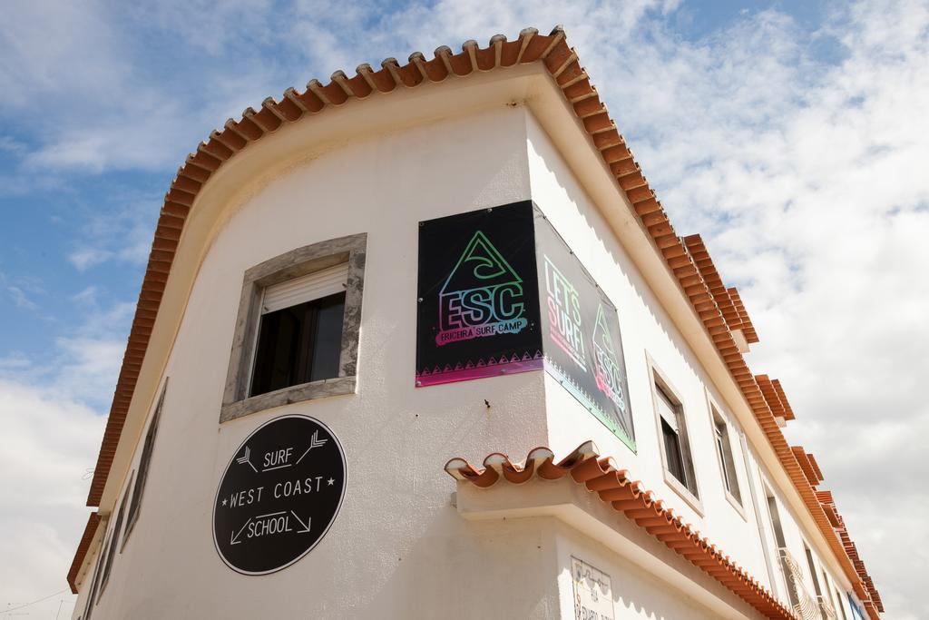 Ericeira Surf Camp Hostel Exterior photo